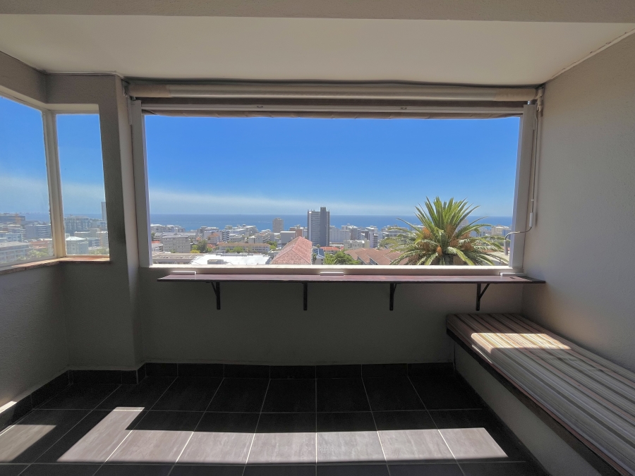 To Let 2 Bedroom Property for Rent in Sea Point Western Cape